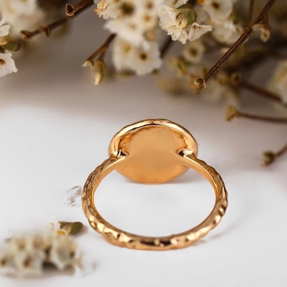 17KM | Vintage Dainty Gold Coin Compass Ring - Picture 5 of 8